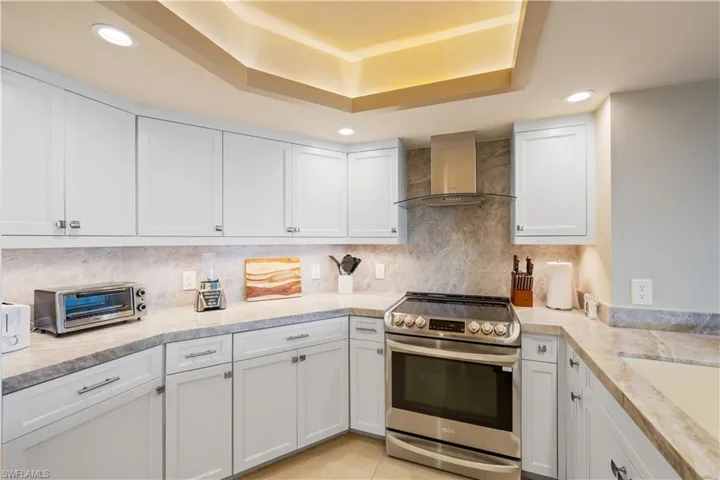 4651  Gulf Shore N BLVD, Naples, FL 34103