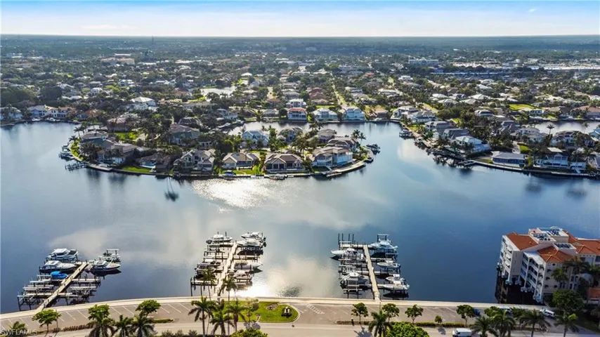 4651  Gulf Shore N BLVD, Naples, FL 34103