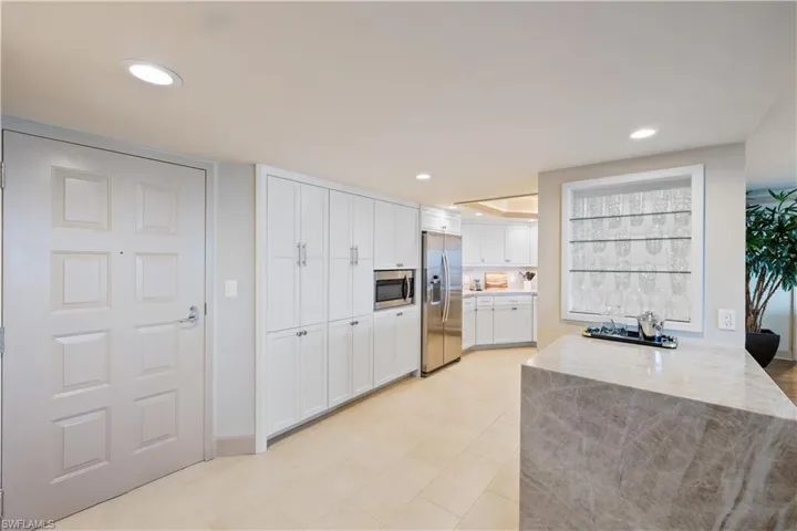 4651  Gulf Shore N BLVD, Naples, FL 34103
