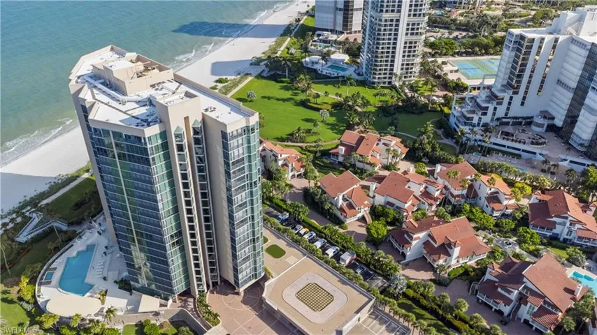 4651  Gulf Shore N BLVD, Naples, FL 34103