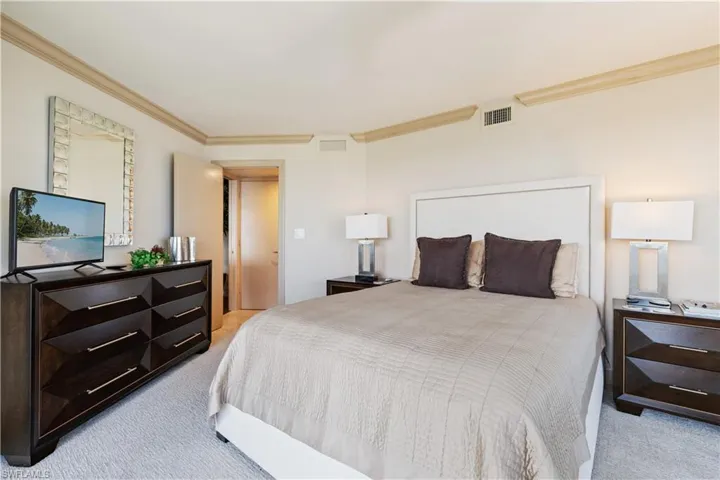 4651  Gulf Shore N BLVD, Naples, FL 34103