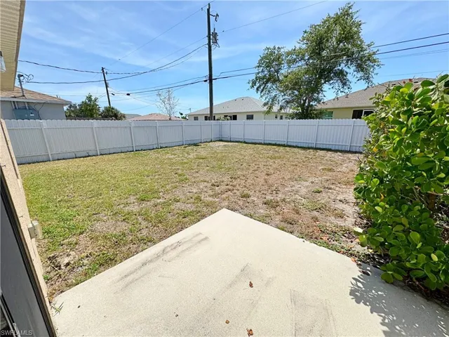1022 NE 8th  PL, Cape Coral, FL 33909