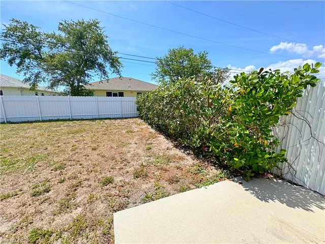1022 NE 8th  PL, Cape Coral, FL 33909