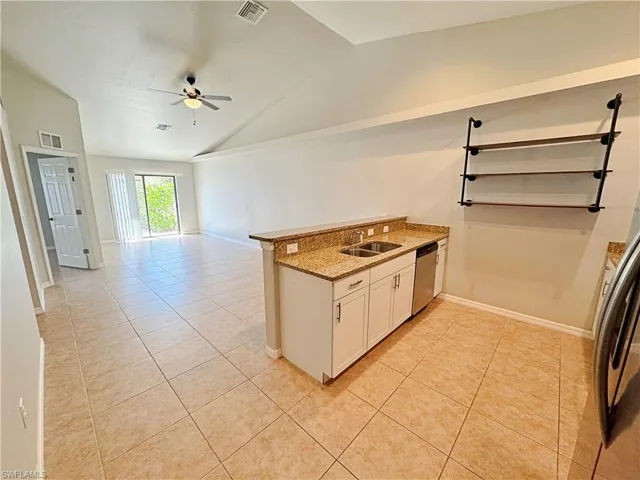 1022 NE 8th  PL, Cape Coral, FL 33909