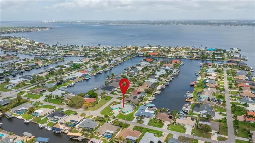 3505 SE 19th  PL, Cape Coral, FL 33904