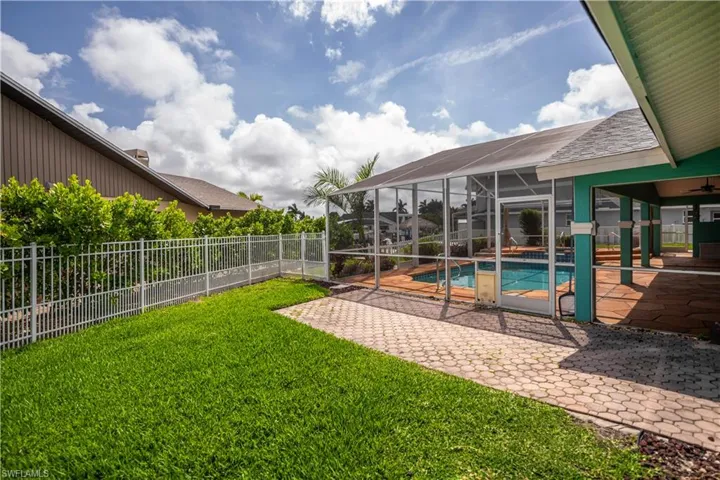 3505 SE 19th  PL, Cape Coral, FL 33904