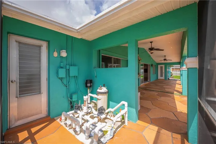 3505 SE 19th  PL, Cape Coral, FL 33904