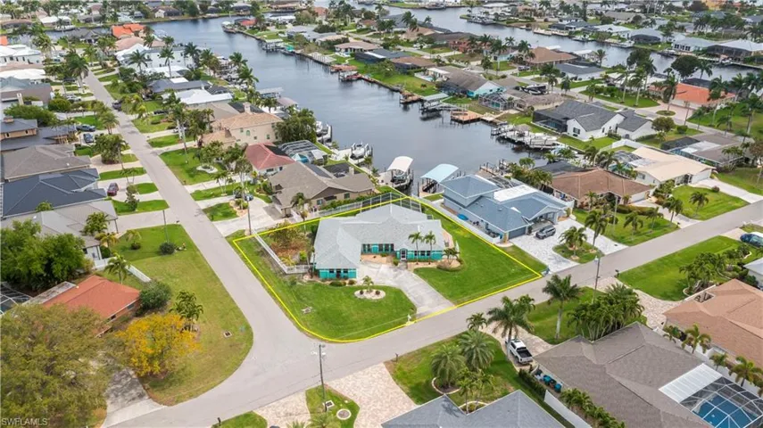 3505 SE 19th  PL, Cape Coral, FL 33904