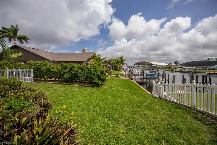 3505 SE 19th  PL, Cape Coral, FL 33904