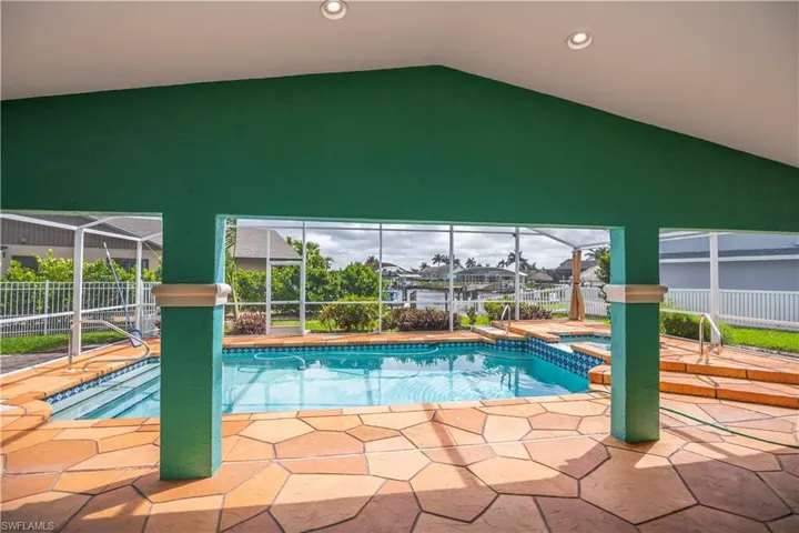 Large covered lanai with cathedral ceiling