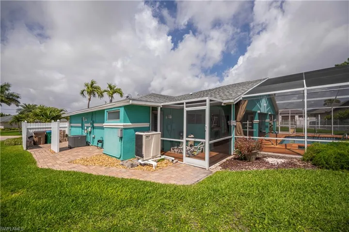 3505 SE 19th  PL, Cape Coral, FL 33904