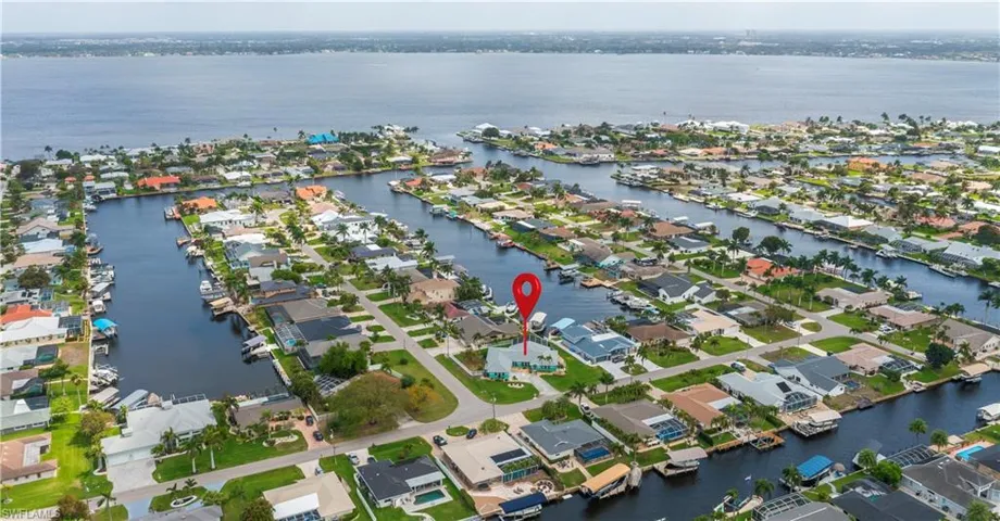 Waterfront Direct Access Canal Neighborhood