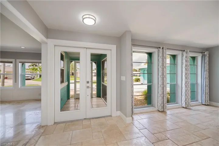 3505 SE 19th  PL, Cape Coral, FL 33904