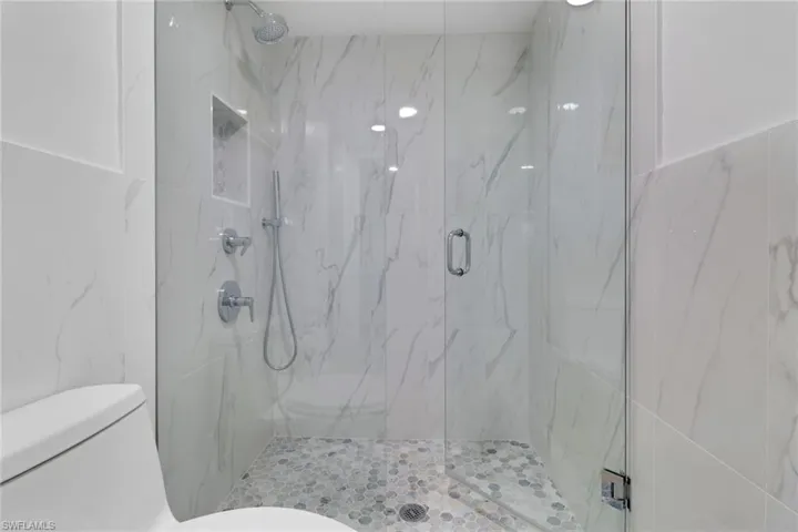 1  Bluebill  AVE, Naples, FL 34108