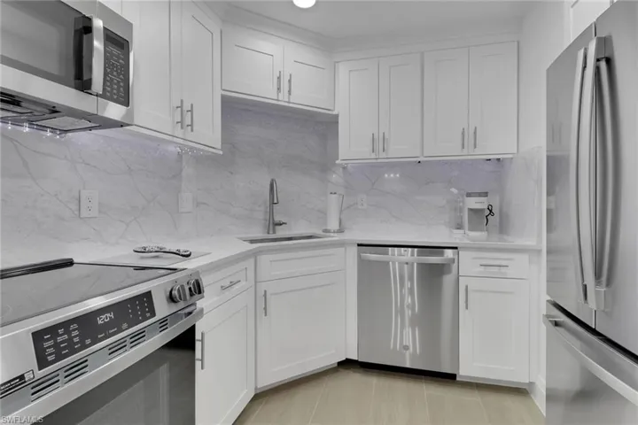 1  Bluebill  AVE, Naples, FL 34108