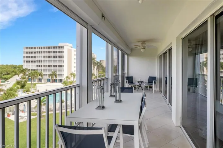 1  Bluebill  AVE, Naples, FL 34108
