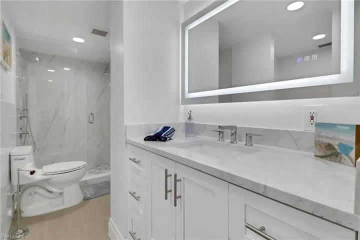 1  Bluebill  AVE, Naples, FL 34108
