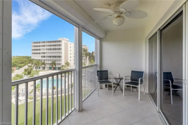 1  Bluebill  AVE, Naples, FL 34108
