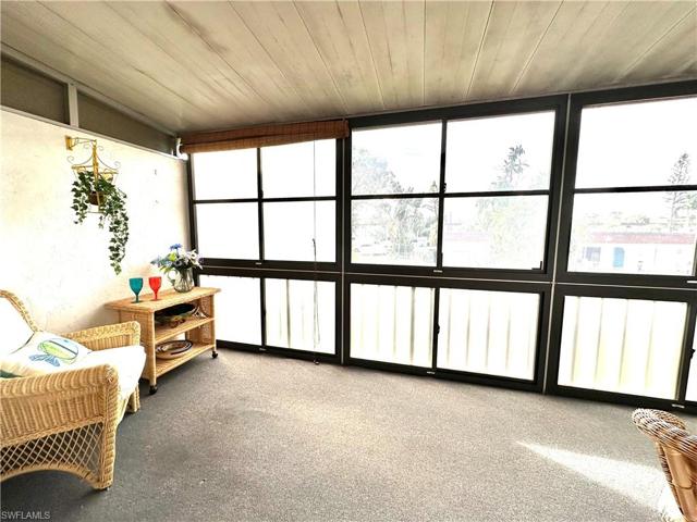 VC J6 Pocketed Slider to Extra Long Lanai Viewing Community Pool