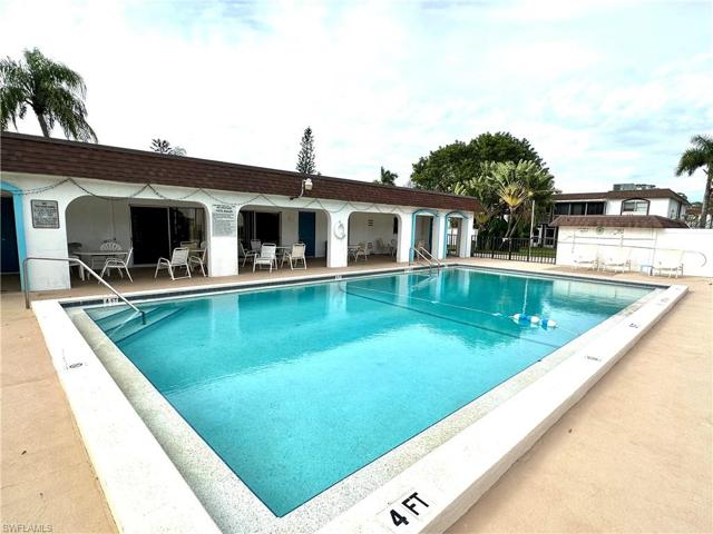 Super-Sized Community Pool