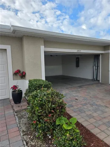 19575 Galleon Point Dr, Lehigh Acres, Florida 33936