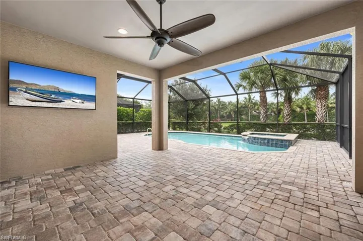 Pool / spa with Covered Lanai