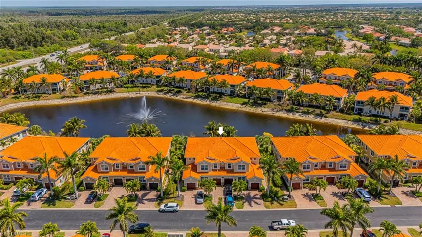 Bird's eye view featuring a residential view and a water view
