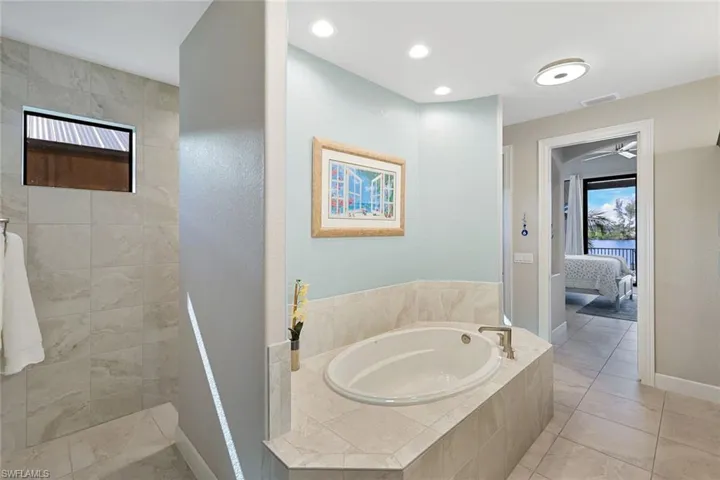 4612 Nw 33rd Ter, Cape Coral, Florida 33993