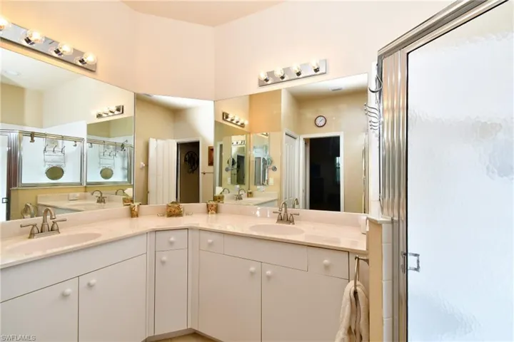 4736 Fairloop Run, Lehigh Acres, Florida 33973