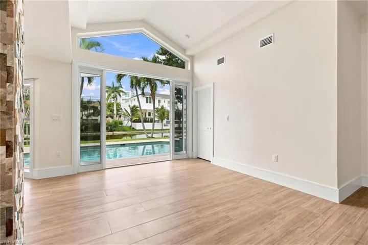 5203 Starfish Ave, Naples, Florida 34103