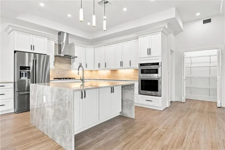 5203 Starfish Ave, Naples, Florida 34103