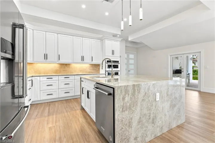 5203 Starfish Ave, Naples, Florida 34103