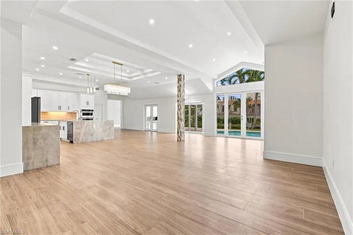5203 Starfish Ave, Naples, Florida 34103
