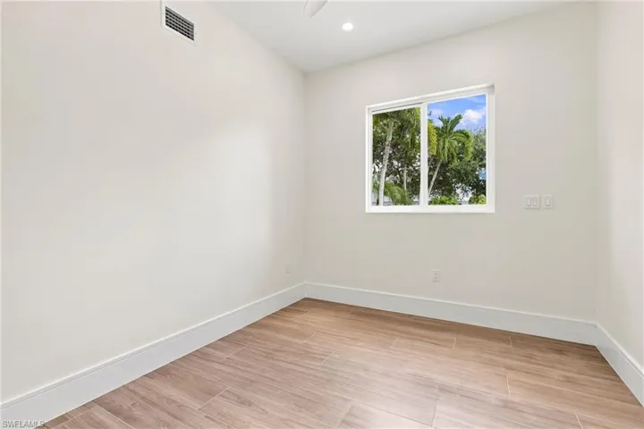 5203 Starfish Ave, Naples, Florida 34103