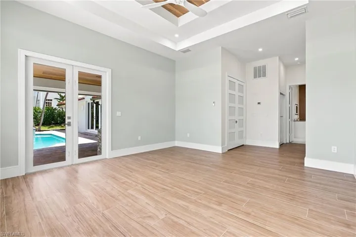 5203 Starfish Ave, Naples, Florida 34103