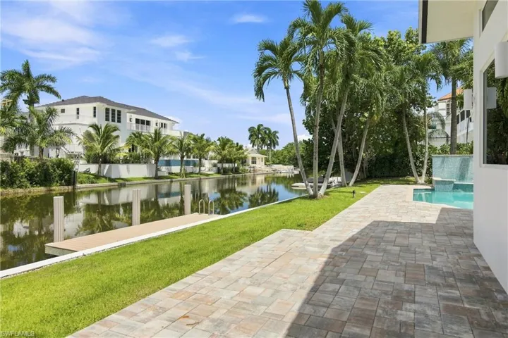 5203 Starfish Ave, Naples, Florida 34103