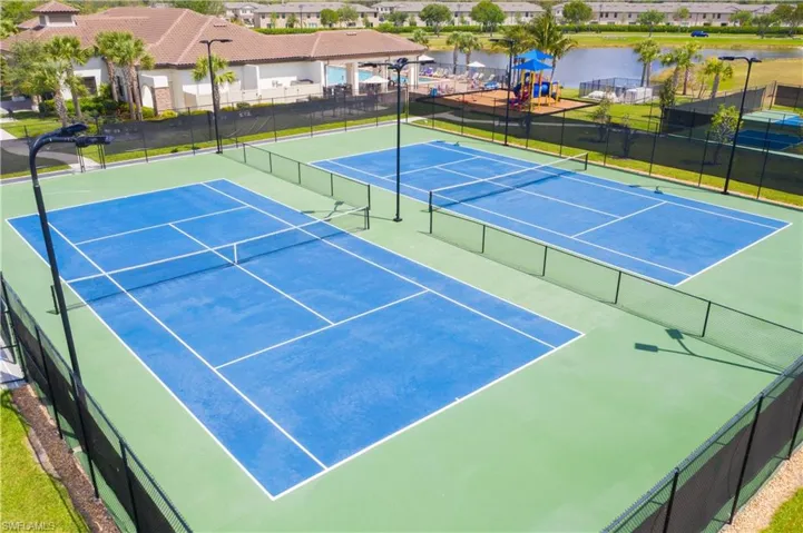 EIGHT -8- Newer Pickleball courts