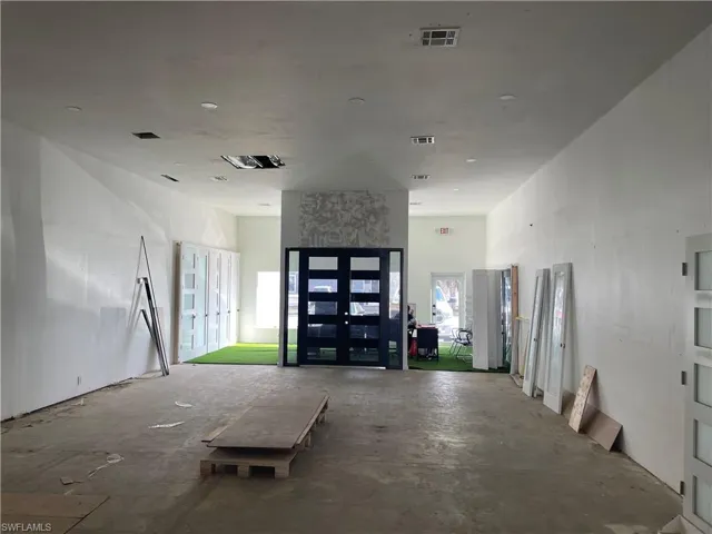 876  Cape Coral E PKWY, Cape Coral, FL 33904