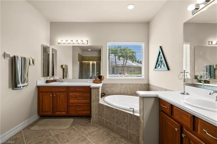 16091  Thorn Wood  DR, Fort Myers, FL 33908