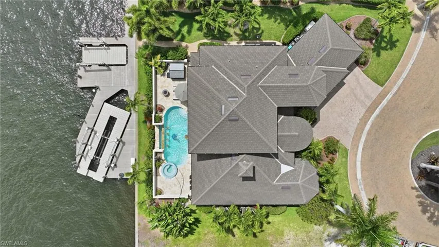1506 Hermitage Ln, Cape Coral, Florida 33914