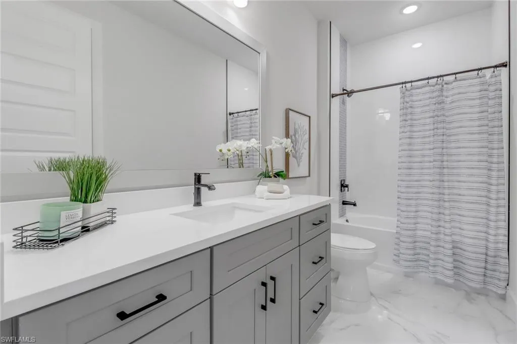 2204 Sw 3rd Ter, Cape Coral, Florida 33991, 4 Bedrooms Bedrooms, ,2 BathroomsBathrooms,Residential,For Sale,3rd,225051222