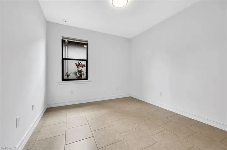 Den/Flex Room