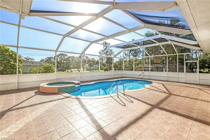 700  Glenn  AVE, Lehigh Acres, FL 33972