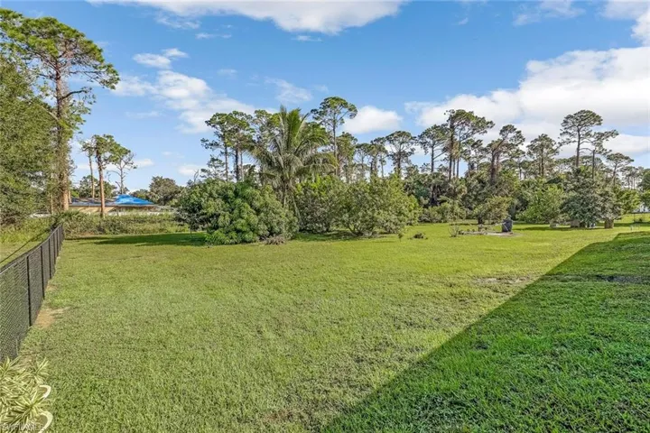 700  Glenn  AVE, Lehigh Acres, FL 33972