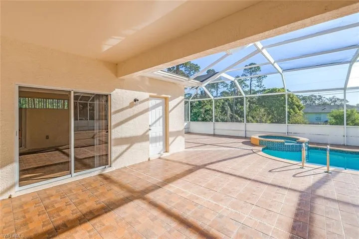 700  Glenn  AVE, Lehigh Acres, FL 33972