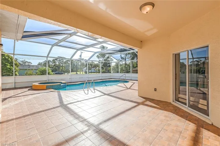 700  Glenn  AVE, Lehigh Acres, FL 33972