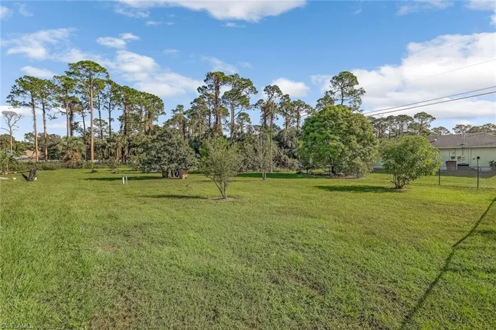700  Glenn  AVE, Lehigh Acres, FL 33972