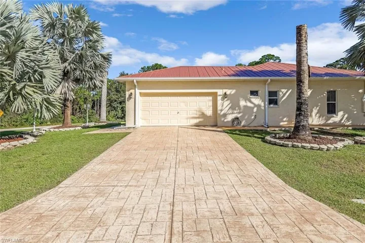 700  Glenn  AVE, Lehigh Acres, FL 33972