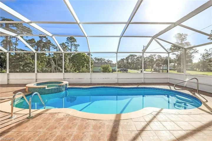 700  Glenn  AVE, Lehigh Acres, FL 33972