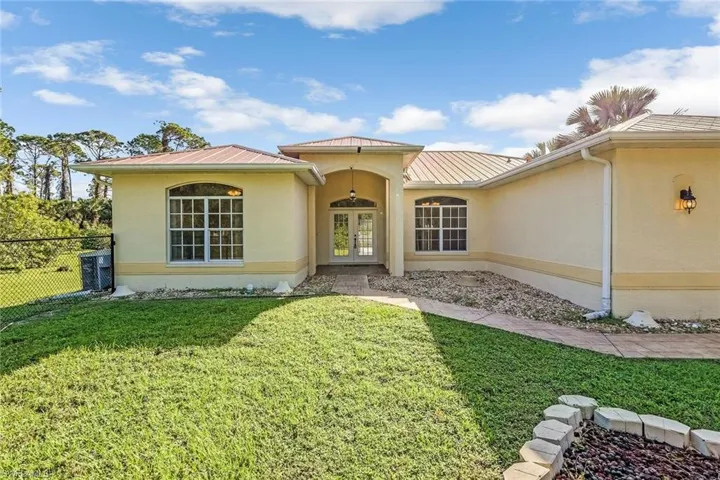 700  Glenn  AVE, Lehigh Acres, FL 33972